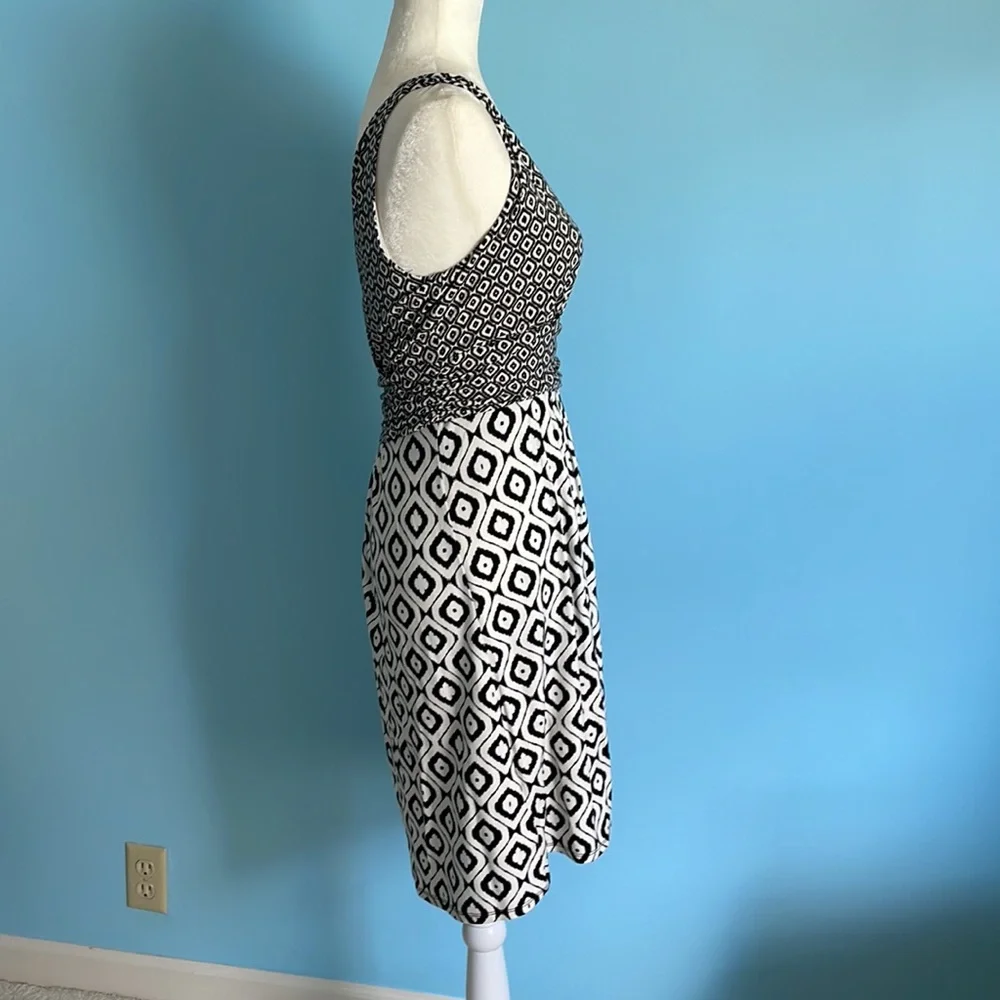 Ann Taylor Black & White Dress Size Small - Picture 3 of 7